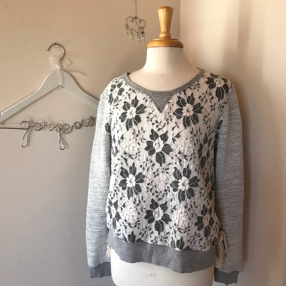 Miss Me floral lace crew neck tie sides sweater lg